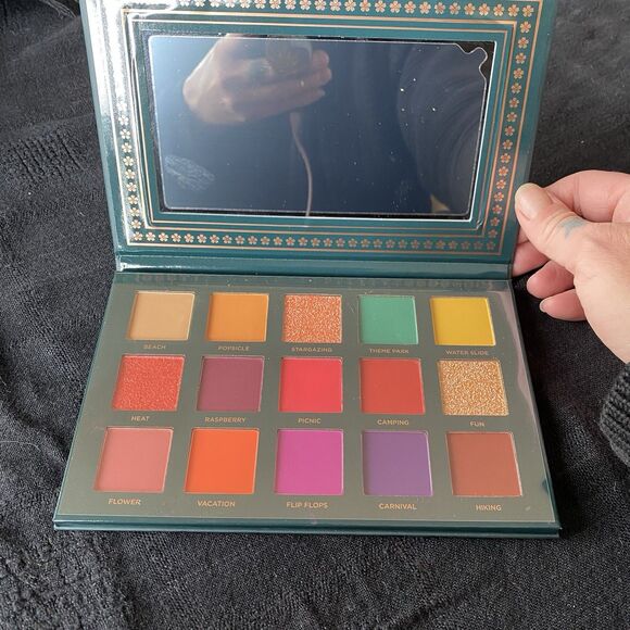 NIB Ace Beaute Nostalgia Palette Eyeshadow. 15 Shades. Never Used. Not Swatched. - Picture 7 of 13